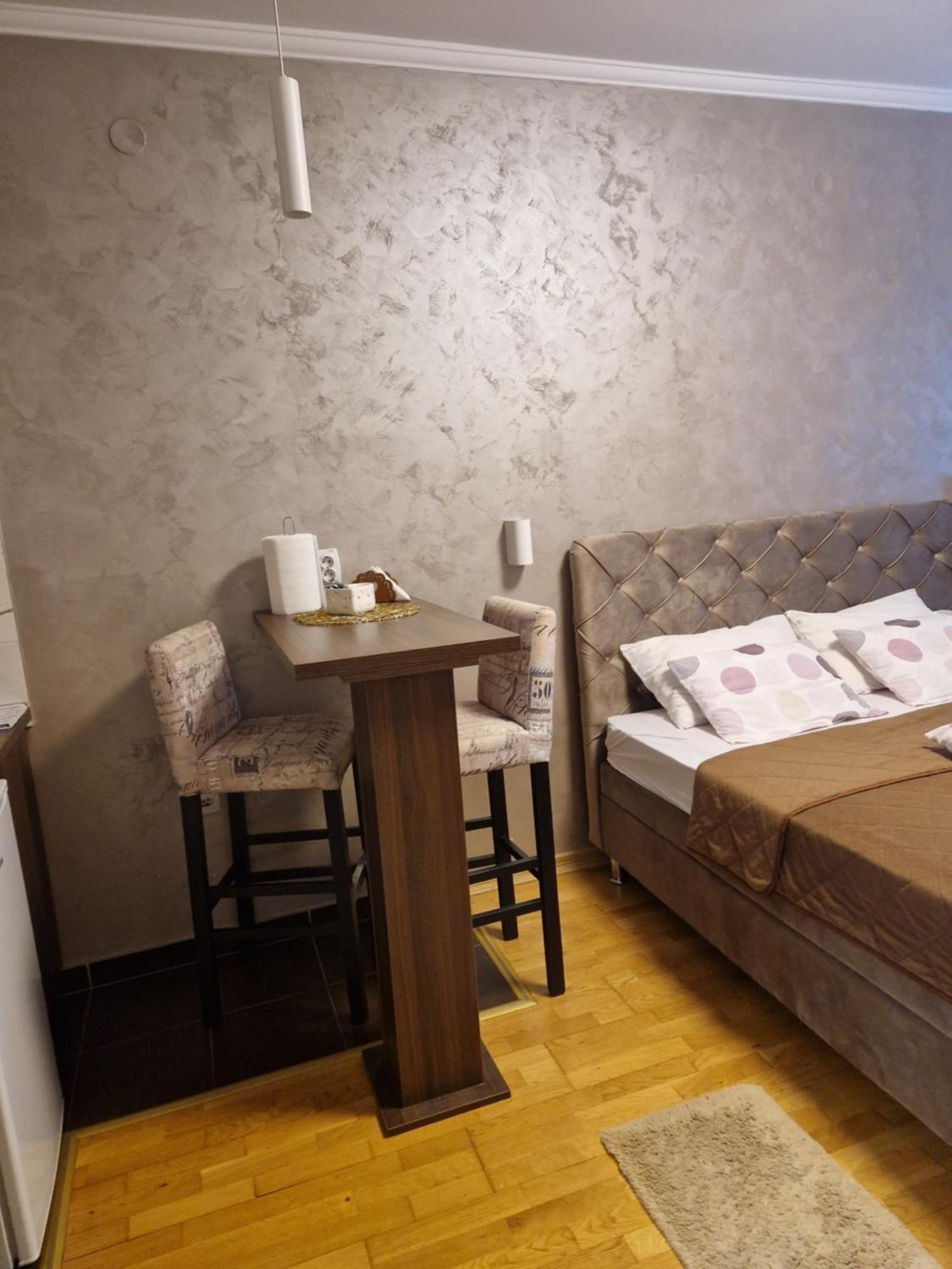 Apartman Studio Diamond 수보티차 외부 사진